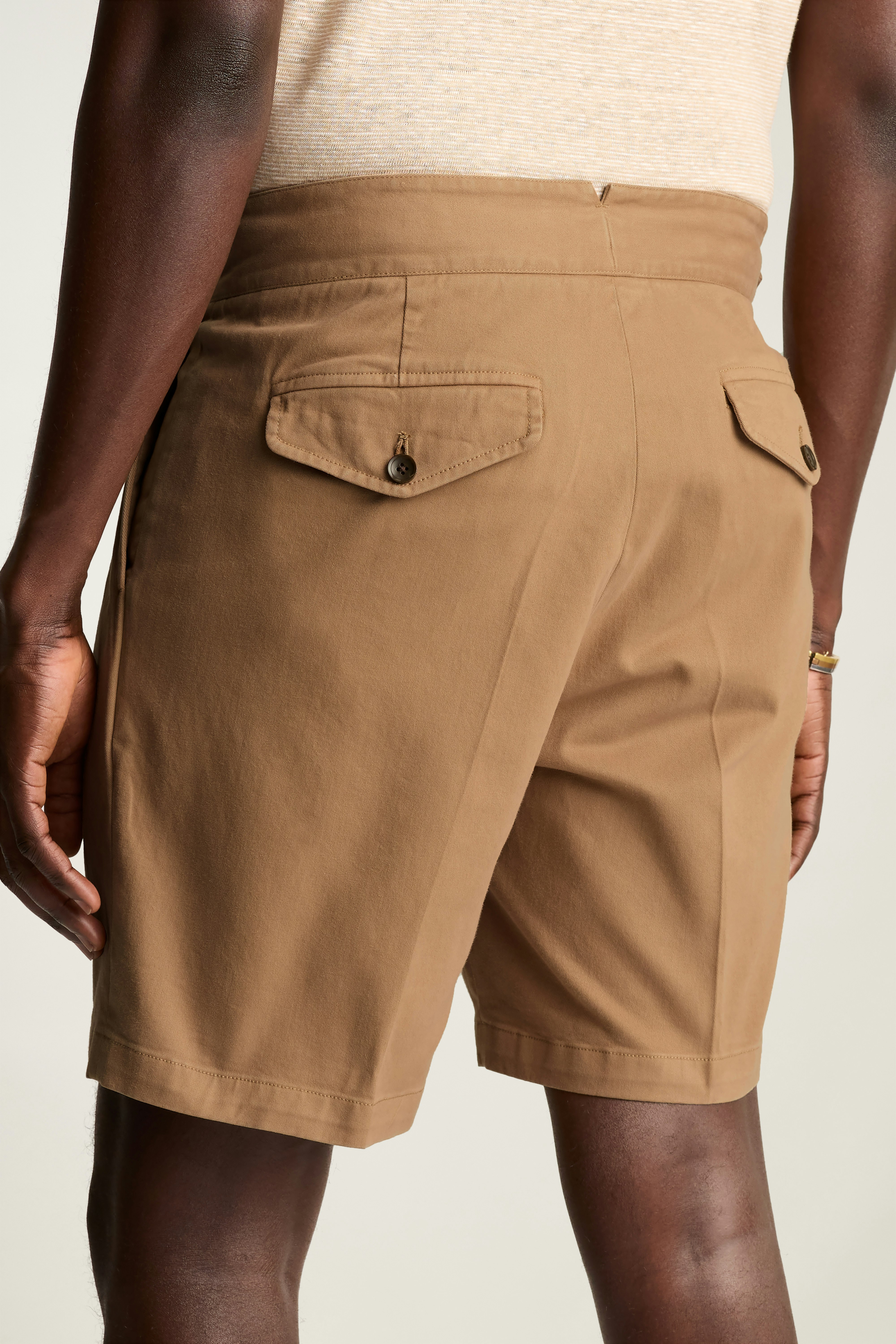 Italian Gurkha Short tigers eye tan