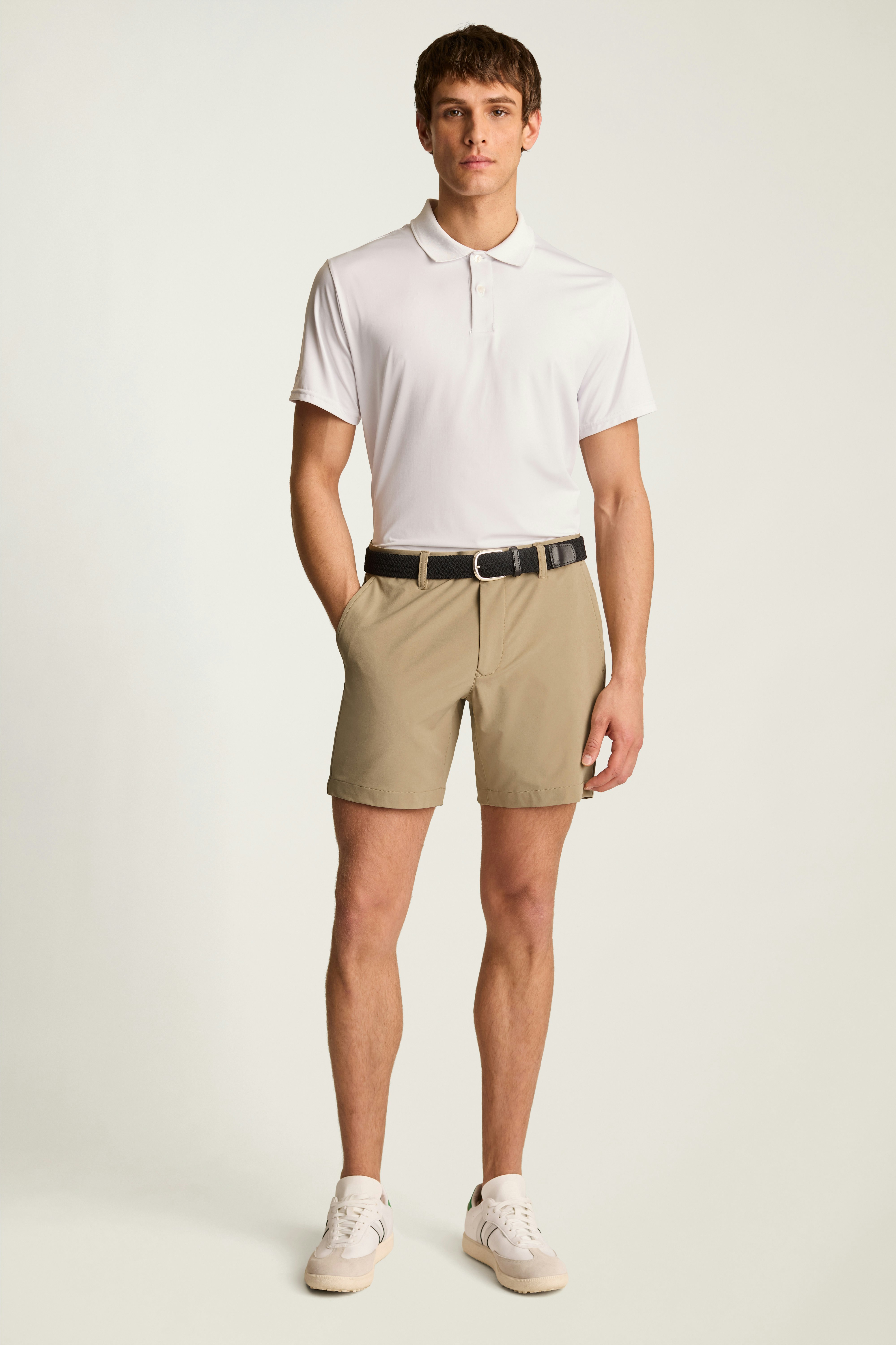 Course Legend Shorts sand trap tan