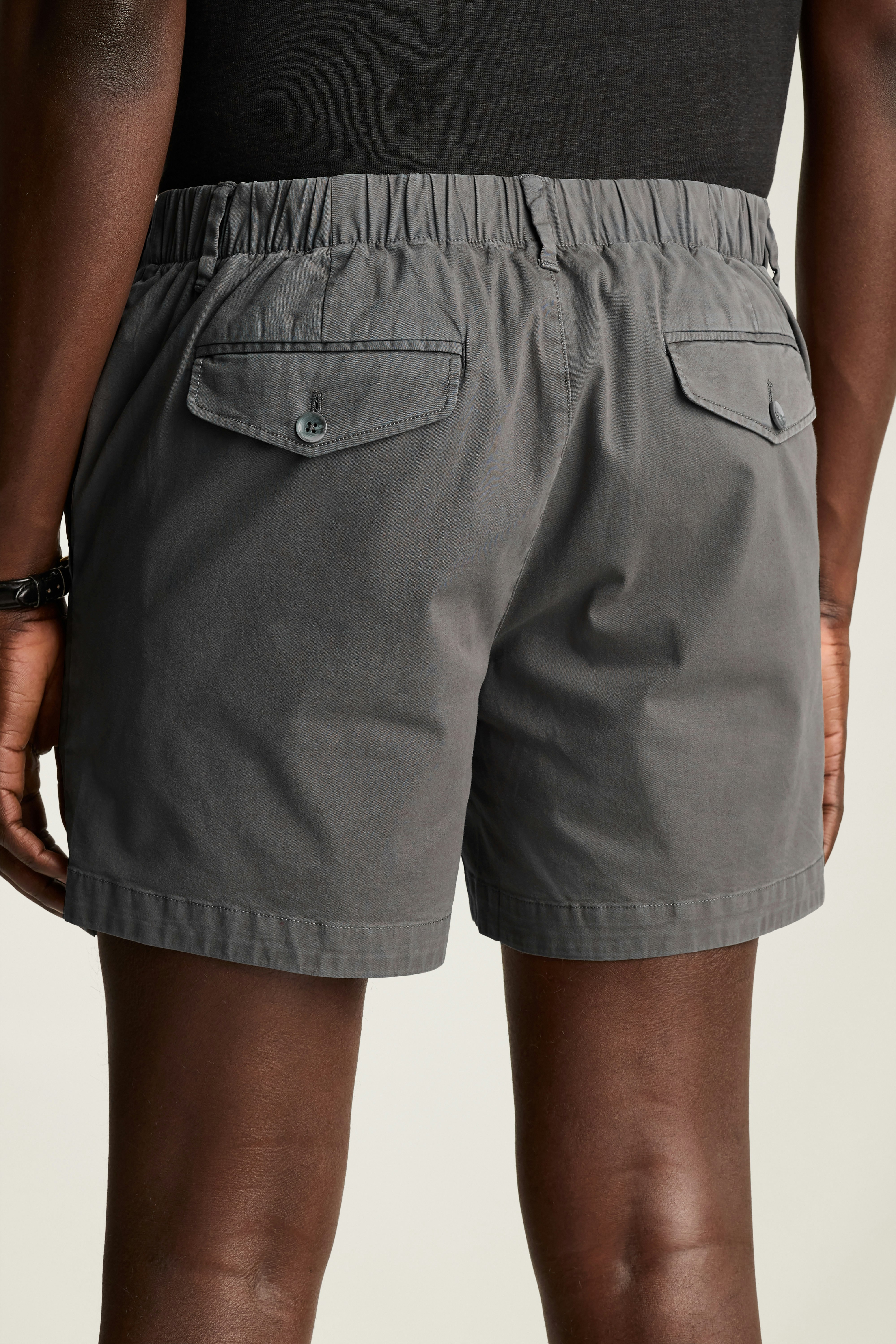 Lightweight Chino Short smoke grey