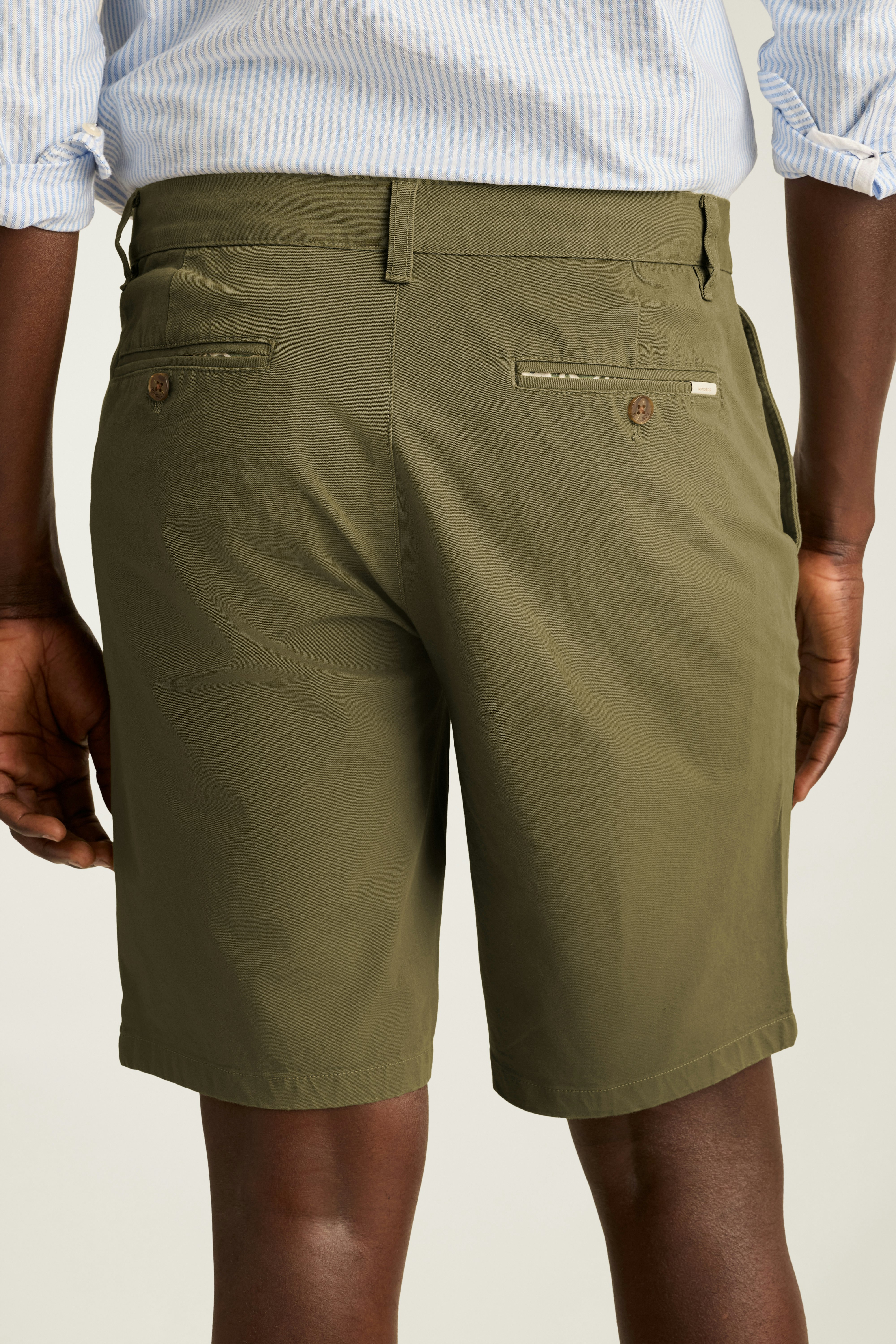 The Chino Short 2.0 dusky green