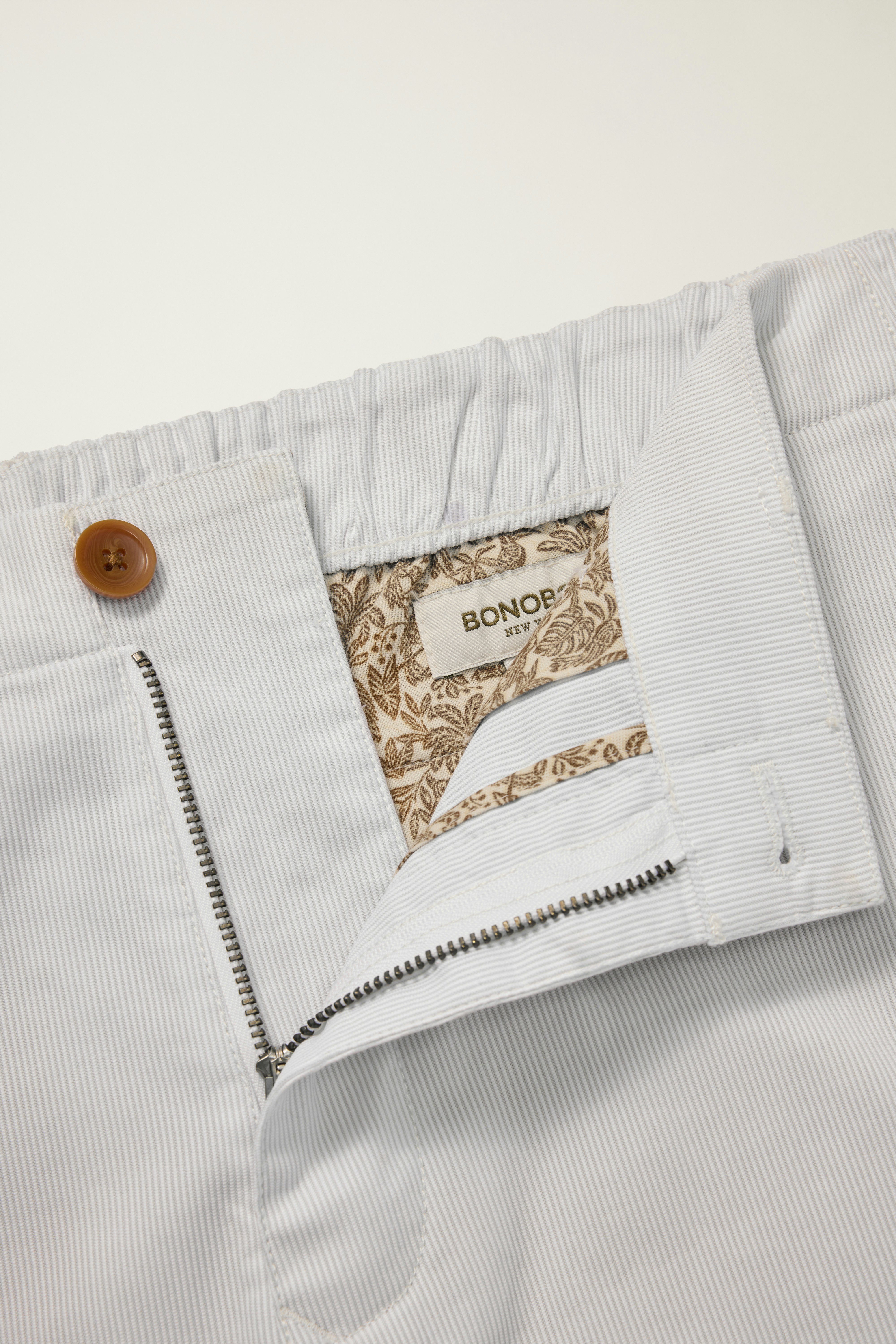 Lightweight Chino Short oyster grey stripe