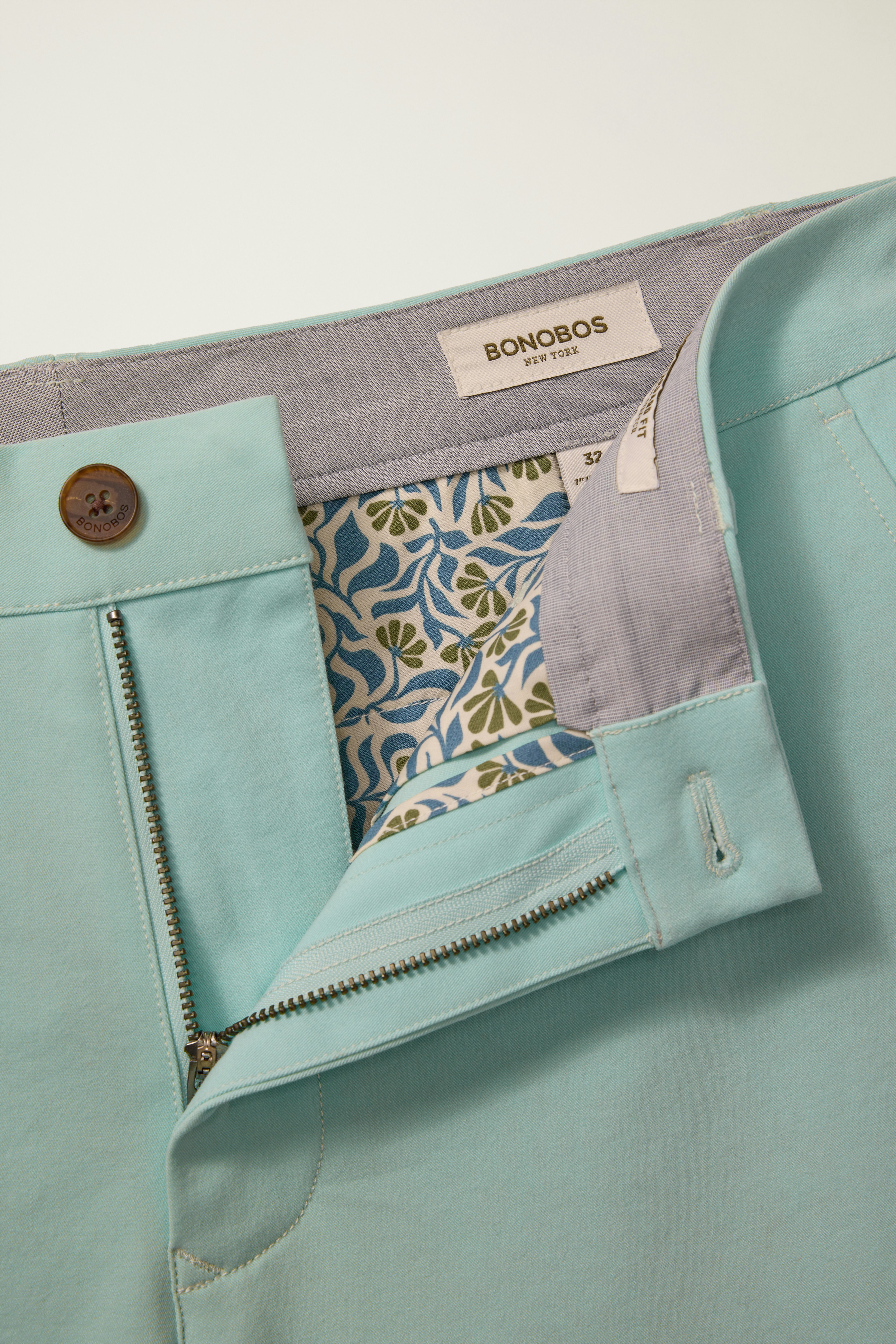 The Chino Short 2.0 ice blue