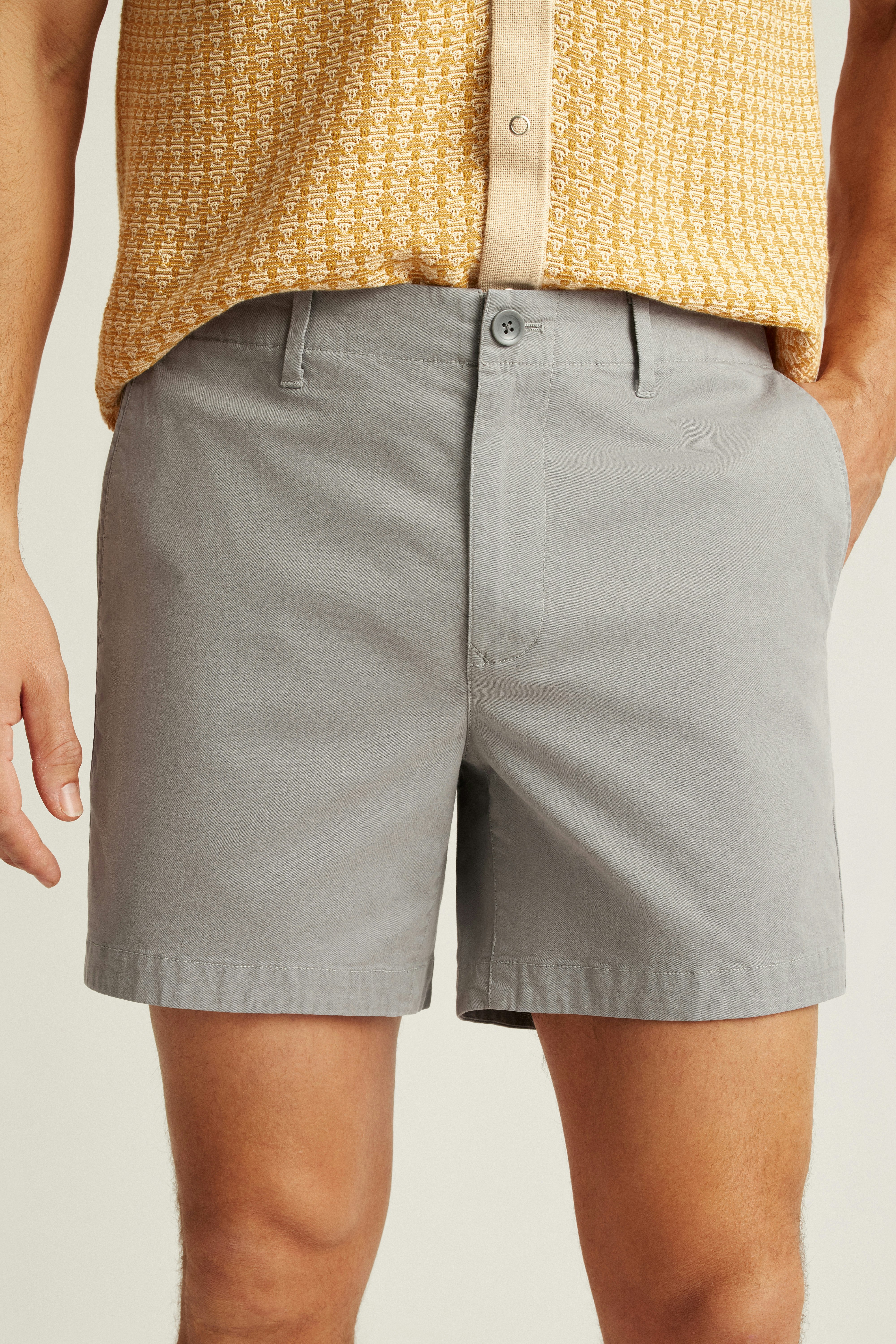 Lightweight Chino Short monument grey