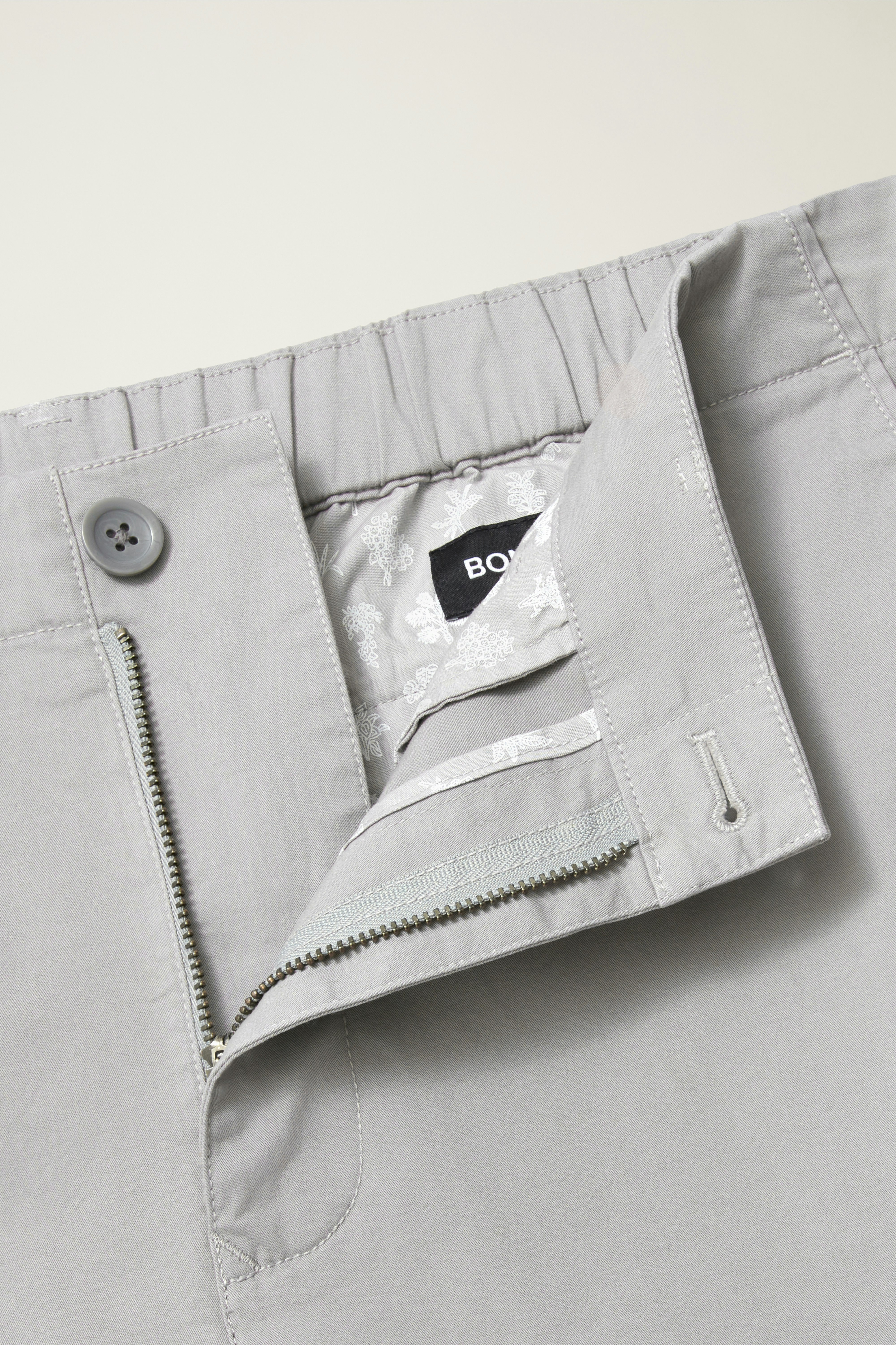 Lightweight Chino Short monument grey