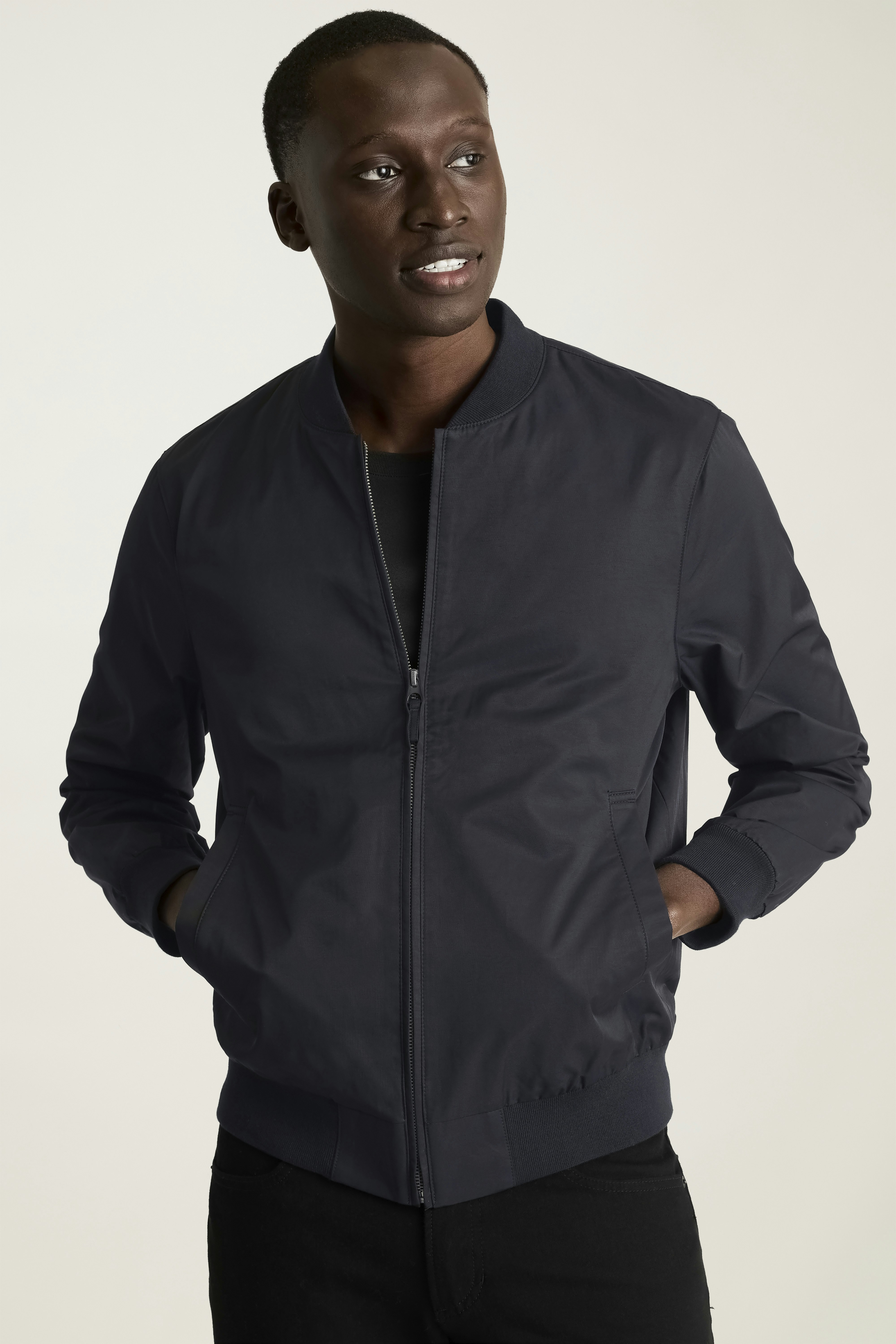 The Boulevard Bomber black